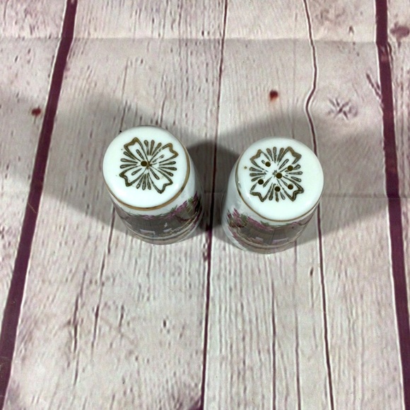 Vintage Ceramic Last Supper Salt and Pepper Shaker Pair Gold Gilt Made in Japan - Picture 6 of 6